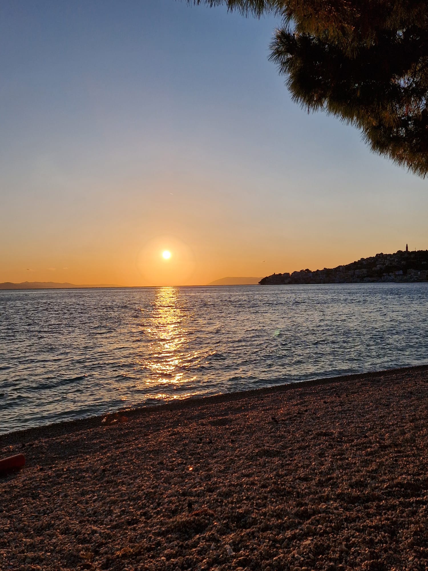 Der Strand Porat bei Sonnenuntergang